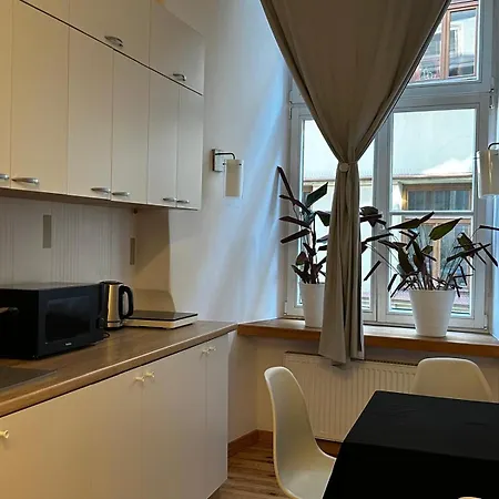 Rynek 5 Stara Winiarnia *