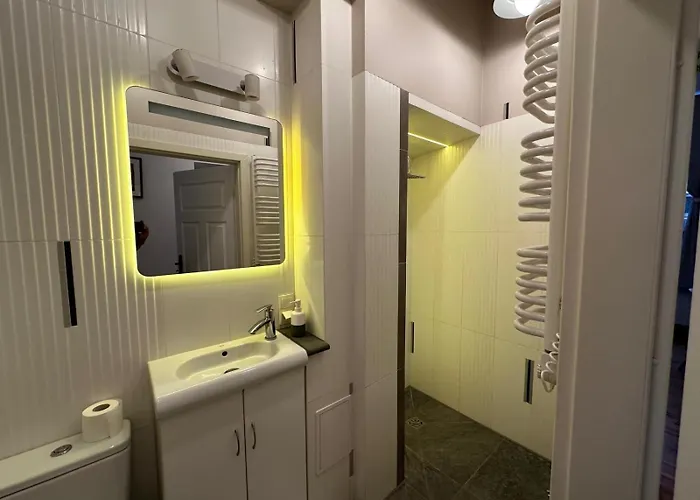 Rynek 5 Stara Winiarnia * Lublin